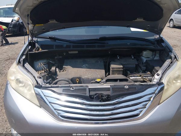 2012 TOYOTA SIENNA LE V6 8 PASSENGER — I10