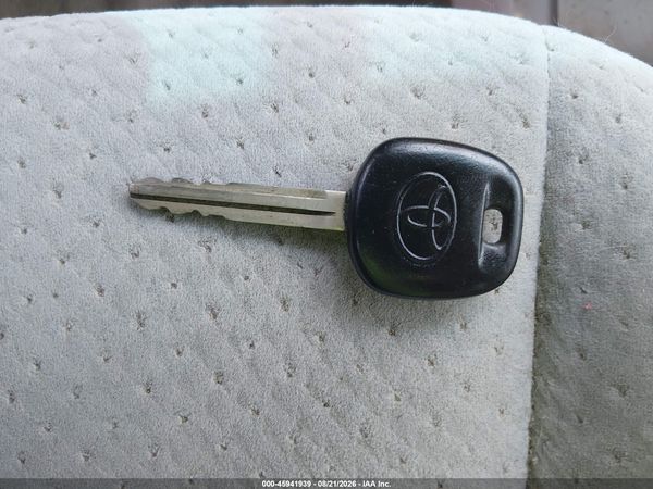 2012 TOYOTA SIENNA LE V6 8 PASSENGER — I11