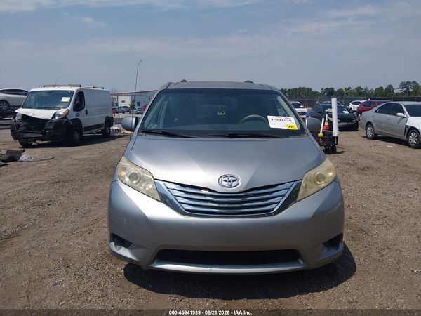 2012 TOYOTA SIENNA LE V6 8 PASSENGER — I115