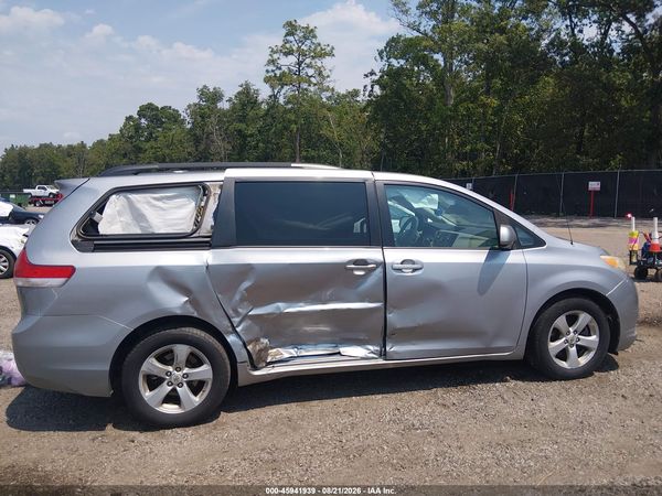 2012 TOYOTA SIENNA LE V6 8 PASSENGER — I116
