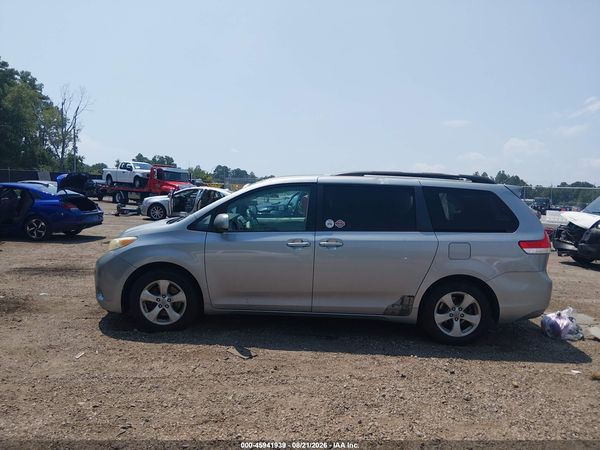 2012 TOYOTA SIENNA LE V6 8 PASSENGER — I117