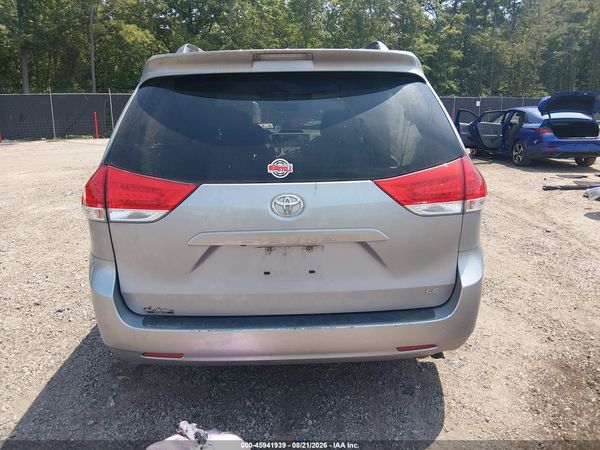 2012 TOYOTA SIENNA LE V6 8 PASSENGER — I119