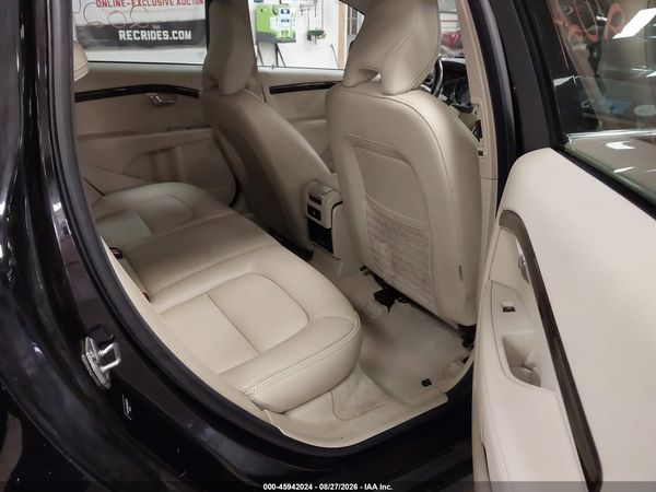 2016 VOLVO XC70 T5 PREMIER — I8