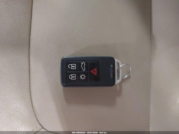 2016 VOLVO XC70 T5 PREMIER — I11