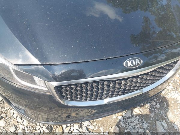 2016 KIA SEDONA LX