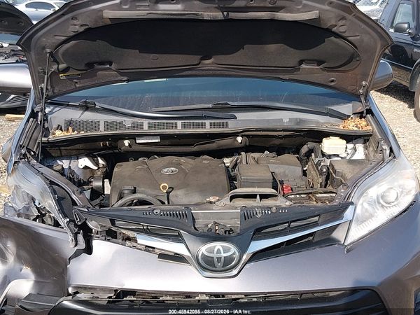 2018 TOYOTA SIENNA LE 8 PASSENGER
