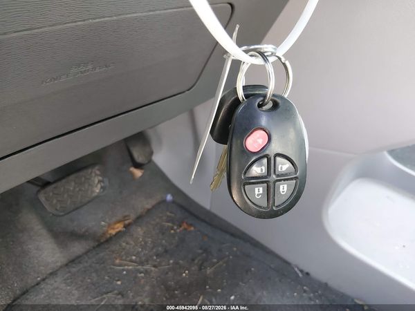 2018 TOYOTA SIENNA LE 8 PASSENGER