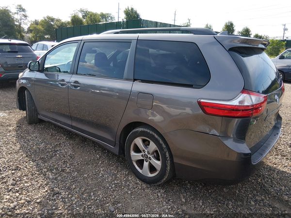 2018 TOYOTA SIENNA LE 8 PASSENGER