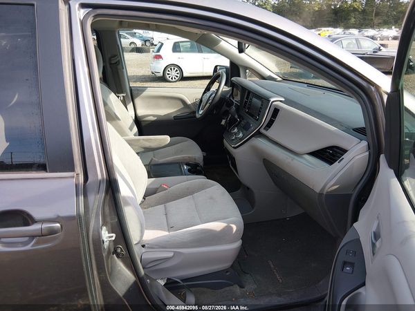 2018 TOYOTA SIENNA LE 8 PASSENGER