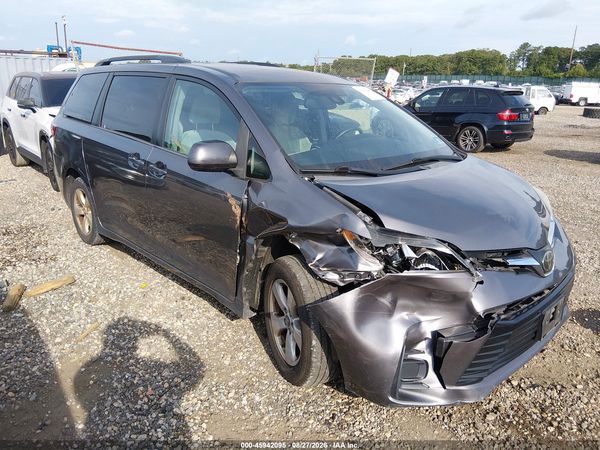 2018 TOYOTA SIENNA LE 8 PASSENGER