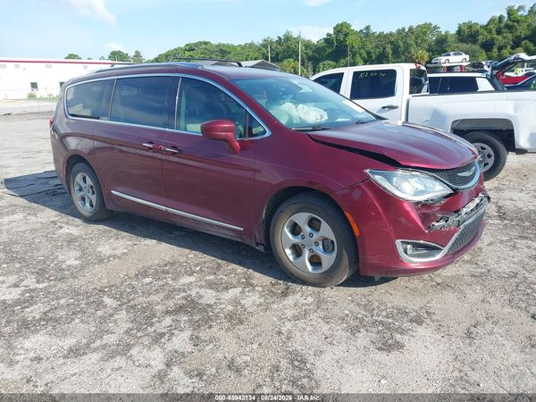 2017 CHRYSLER PACIFICA TOURING-L PLUS — I1