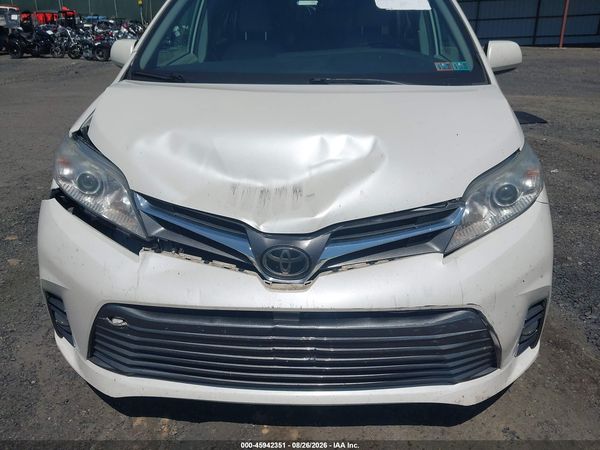 2019 TOYOTA SIENNA XLE 8 PASSENGER — I6