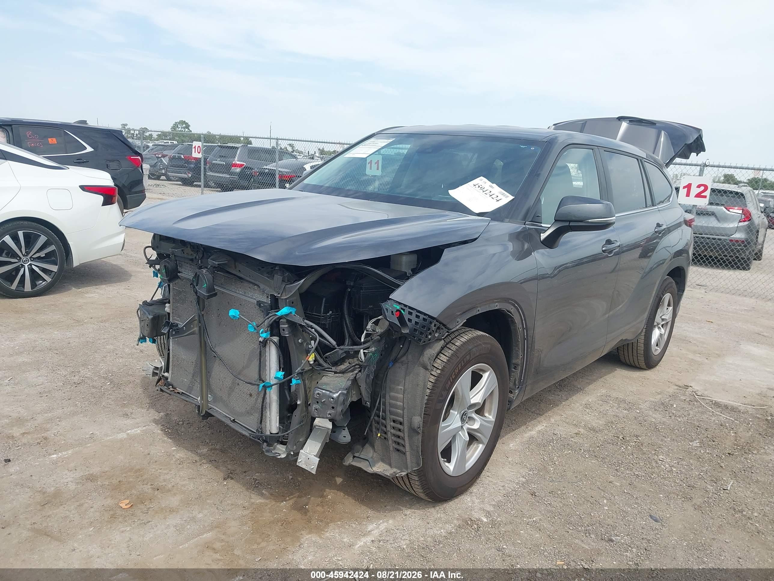 2023 TOYOTA HIGHLANDER LE — I2