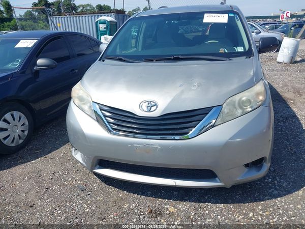 2014 TOYOTA SIENNA LE 7 PASSENGER