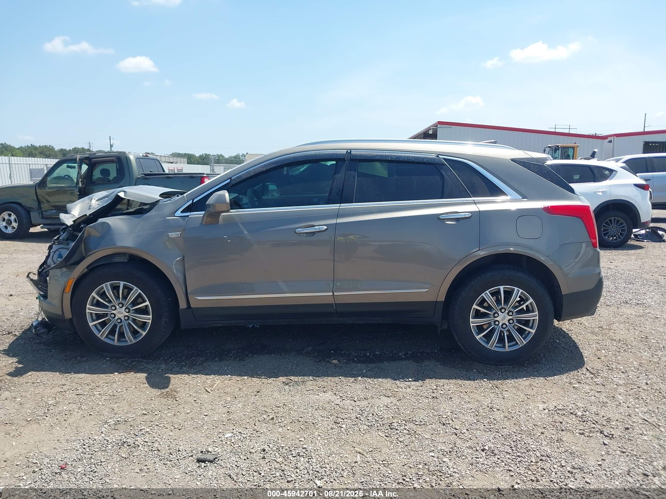 2017 CADILLAC XT5 LUXURY