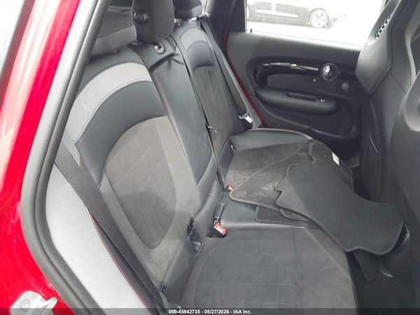 2022 MINI CLUBMAN JOHN COOPER WORKS — I8