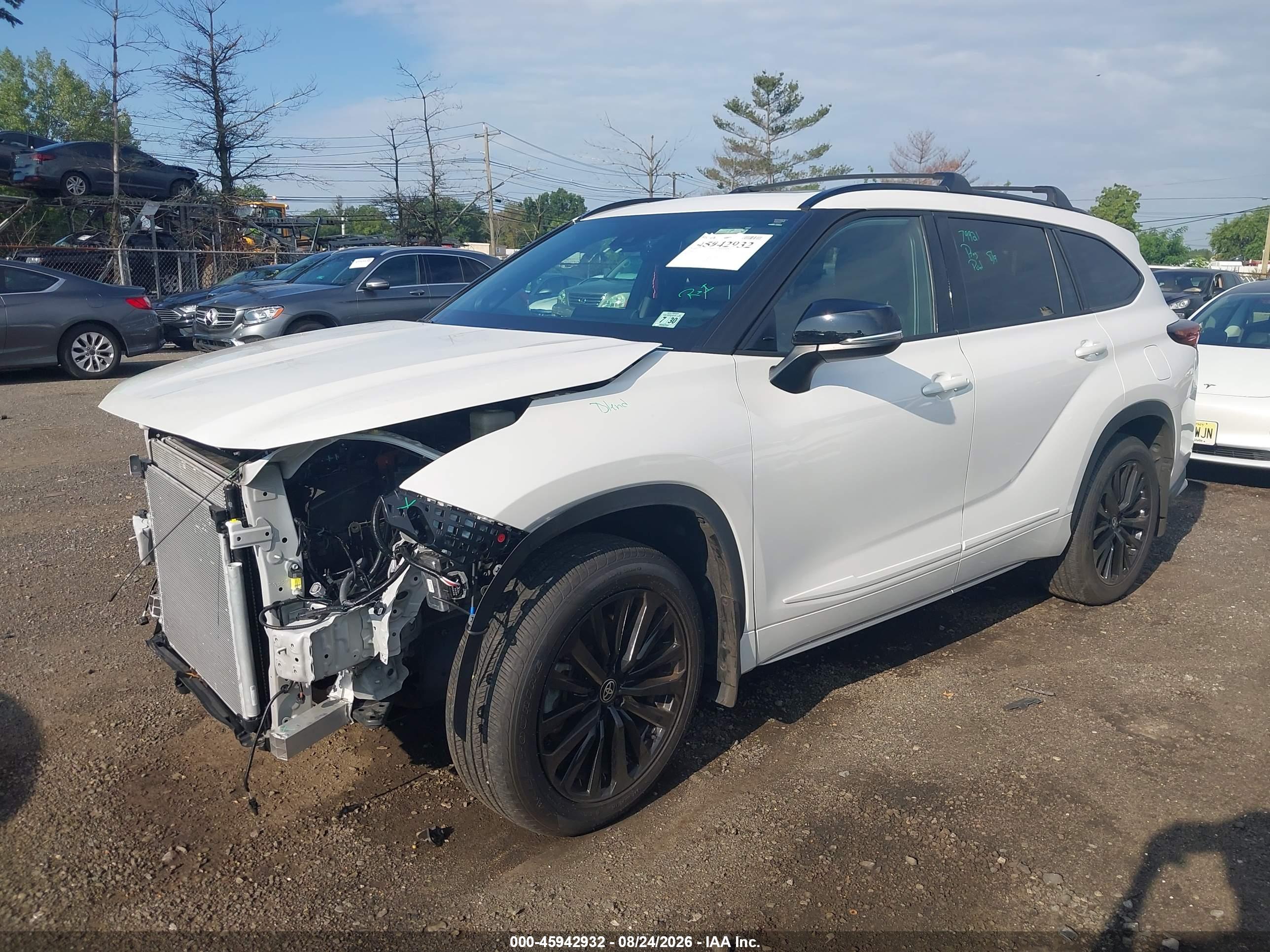2025 TOYOTA HIGHLANDER XSE — I2