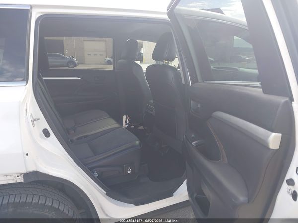2016 TOYOTA HIGHLANDER LE PLUS V6 — I8