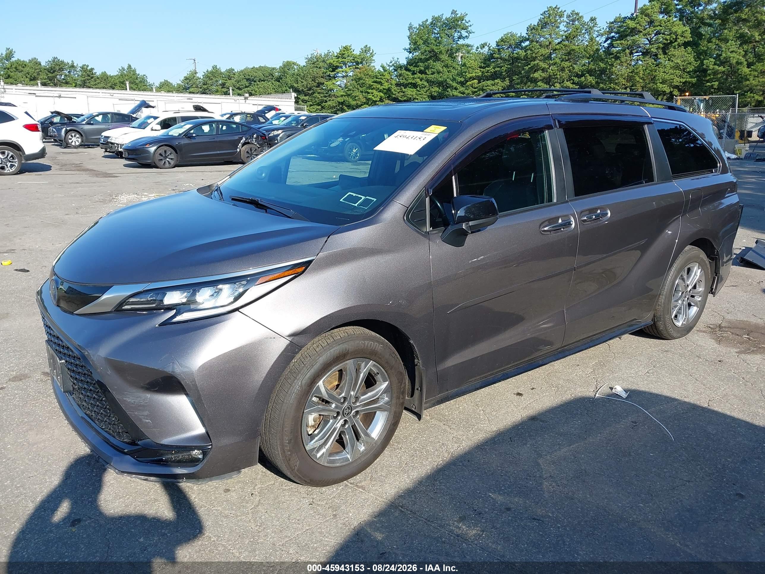 2022 TOYOTA SIENNA XSE — I2