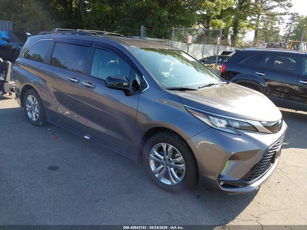 2022 TOYOTA SIENNA XSE — I1