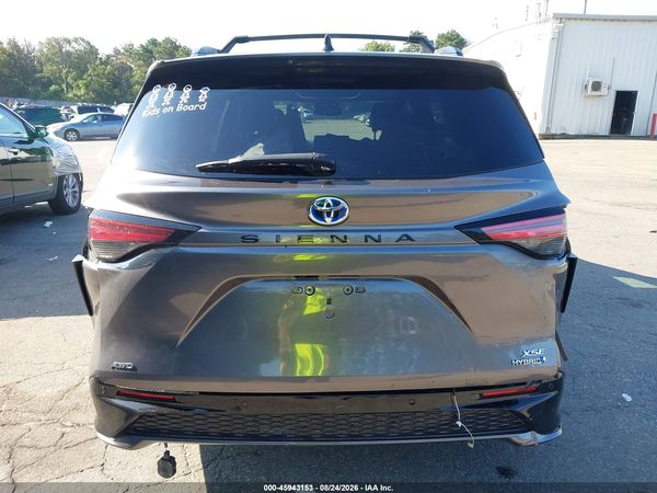 2022 TOYOTA SIENNA XSE — I6