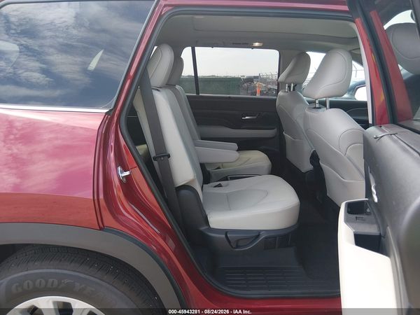 2026 TOYOTA GRAND HIGHLANDER XLE — I8