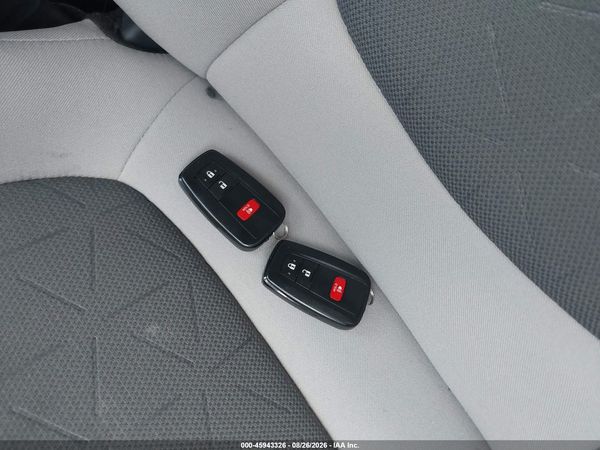 2019 TOYOTA RAV4 XLE — I11