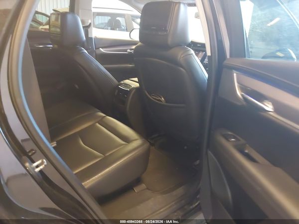 2017 CADILLAC XT5 PREMIUM LUXURY — I8
