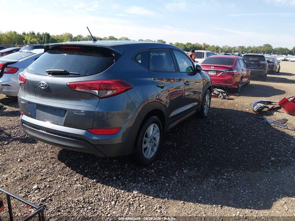 2018 HYUNDAI TUCSON SE — I4