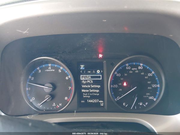 2018 TOYOTA RAV4 LE — I7