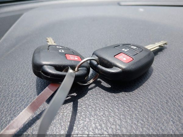 2017 TOYOTA RAV4 LE — I11