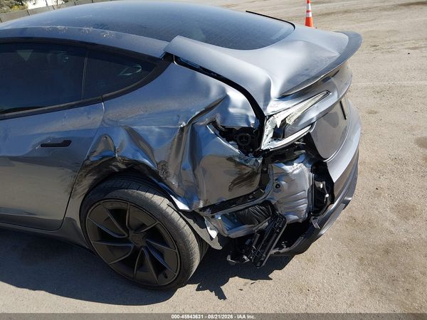2024 TESLA MODEL 3 — I6