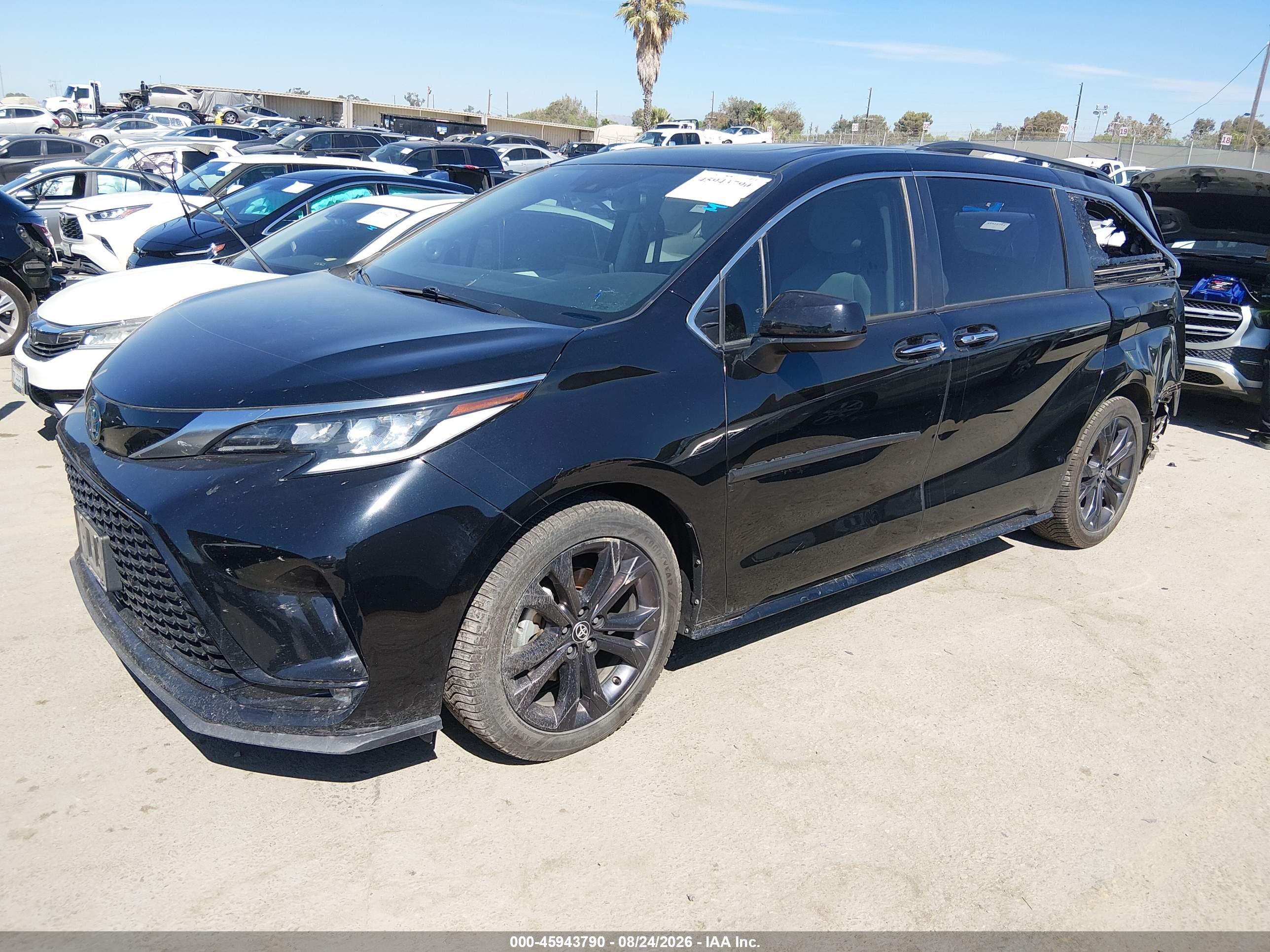 2022 TOYOTA SIENNA XSE — I2