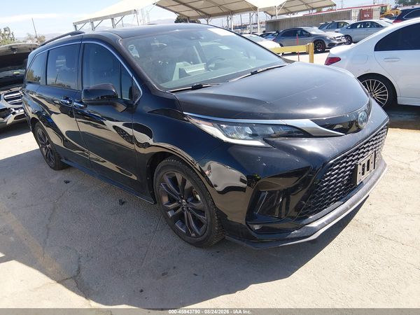 2022 TOYOTA SIENNA XSE — I1