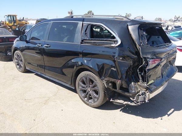 2022 TOYOTA SIENNA XSE — I3