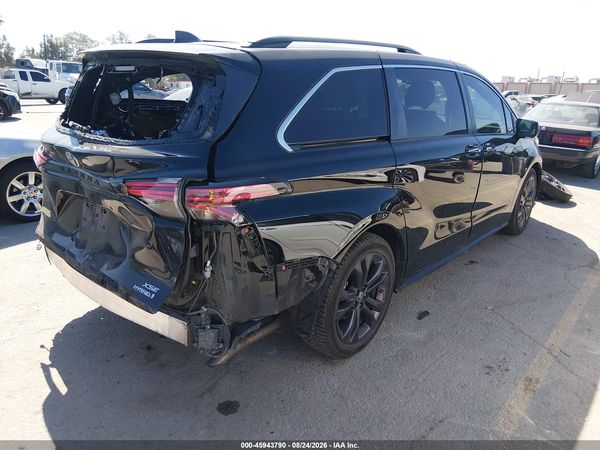 2022 TOYOTA SIENNA — I4