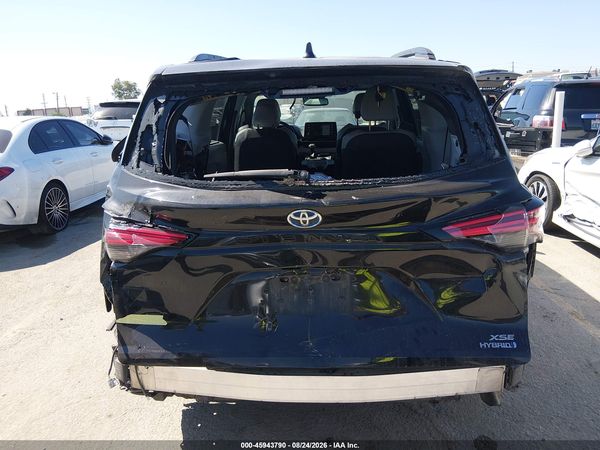 2022 TOYOTA SIENNA XSE — I119