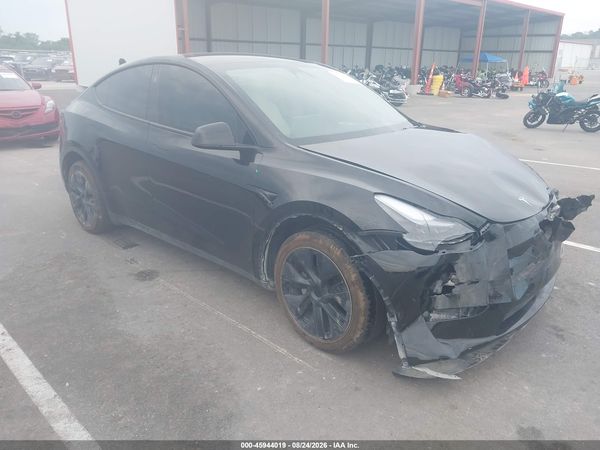 2025 TESLA MODEL Y
