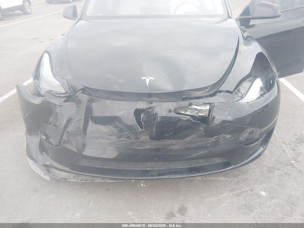 2025 TESLA MODEL Y