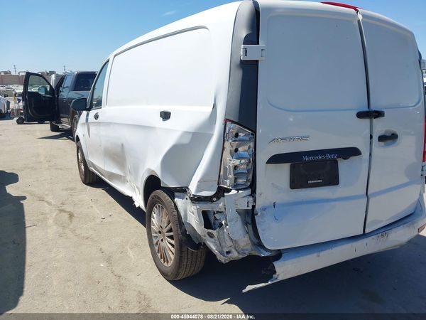 2018 MERCEDES-BENZ METRIS