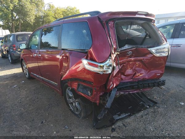 2018 TOYOTA SIENNA SE 8 PASSENGER — I3