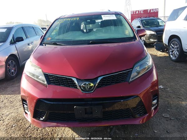2018 TOYOTA SIENNA SE 8 PASSENGER — I115