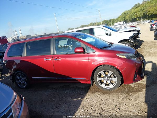 2018 TOYOTA SIENNA SE 8 PASSENGER — I116