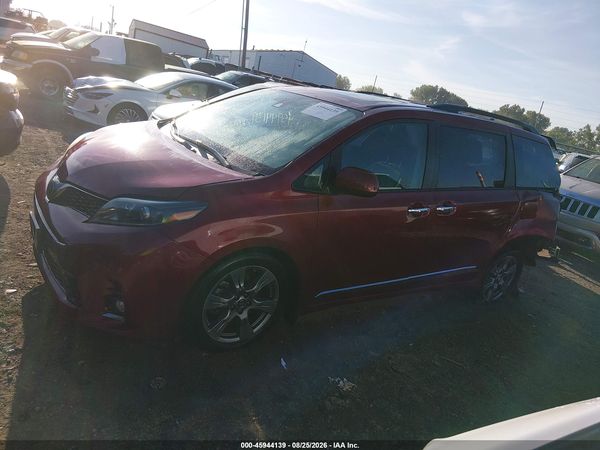 2018 TOYOTA SIENNA SE 8 PASSENGER — I117