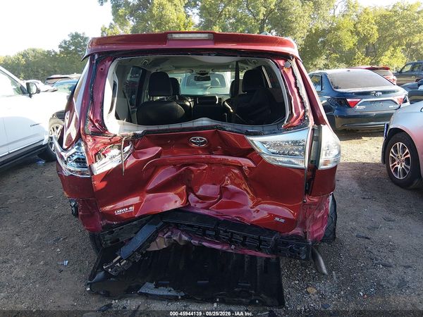 2018 TOYOTA SIENNA SE 8 PASSENGER — I119