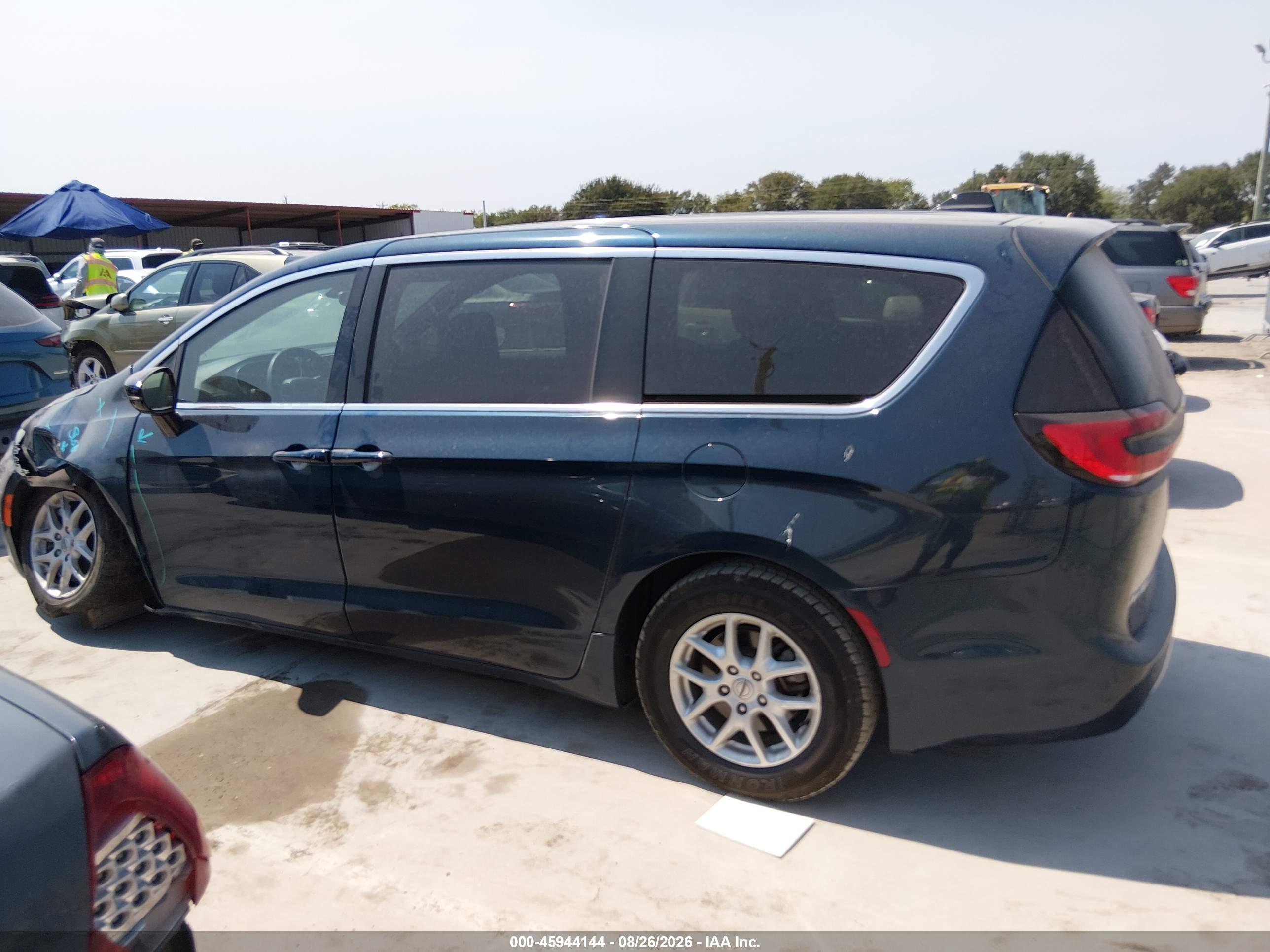 2025 CHRYSLER PACIFICA SELECT