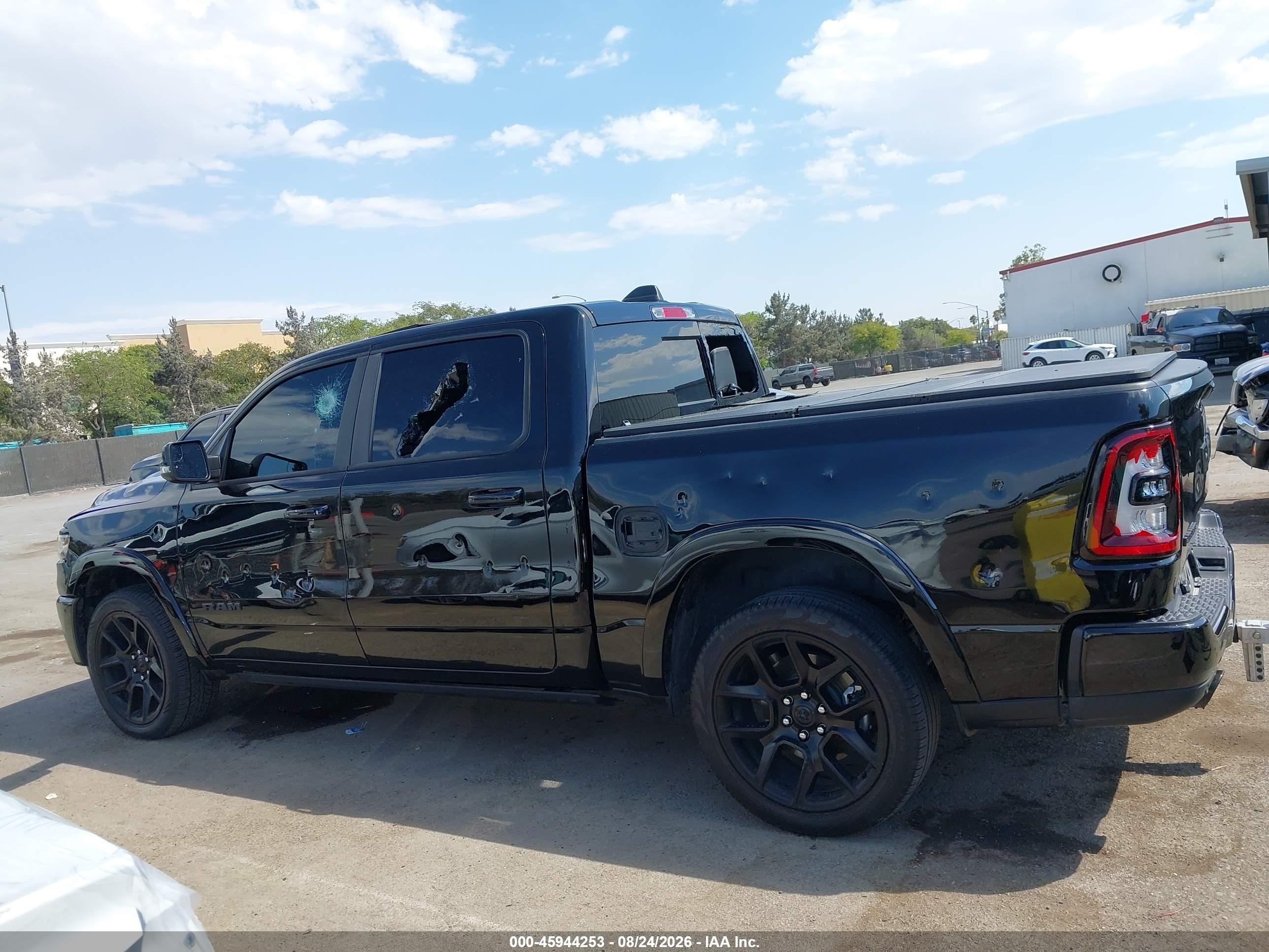 2025 RAM 1500 LARAMIE  4X4 5'7 BOX