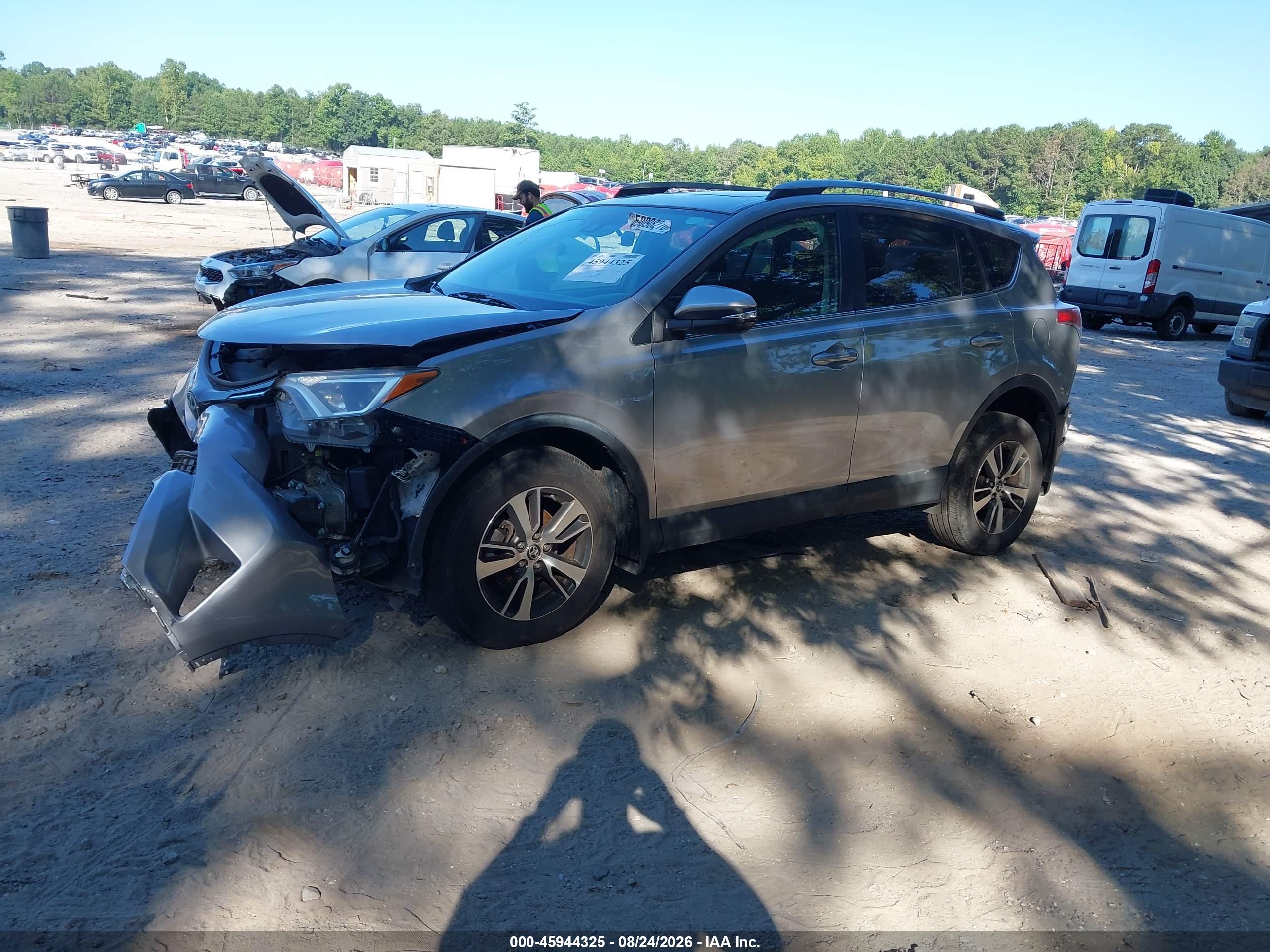 2018 TOYOTA RAV4 XLE — I2