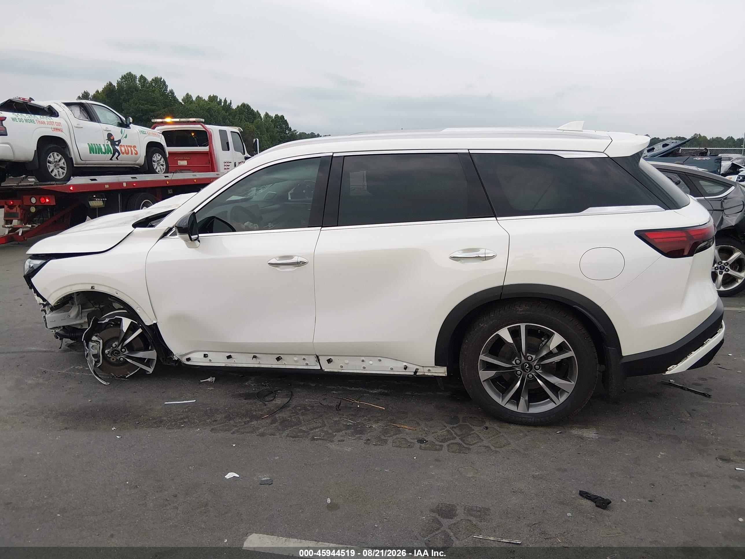 2025 INFINITI QX60 LUXE AWD