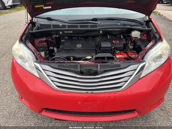 2014 TOYOTA SIENNA XLE 7 PASSENGER